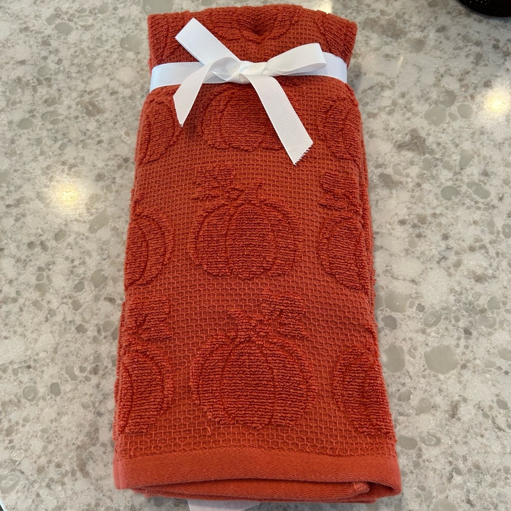 “New” Caro Festive Pumpkin Embossed Kitchen Towels- set of 3